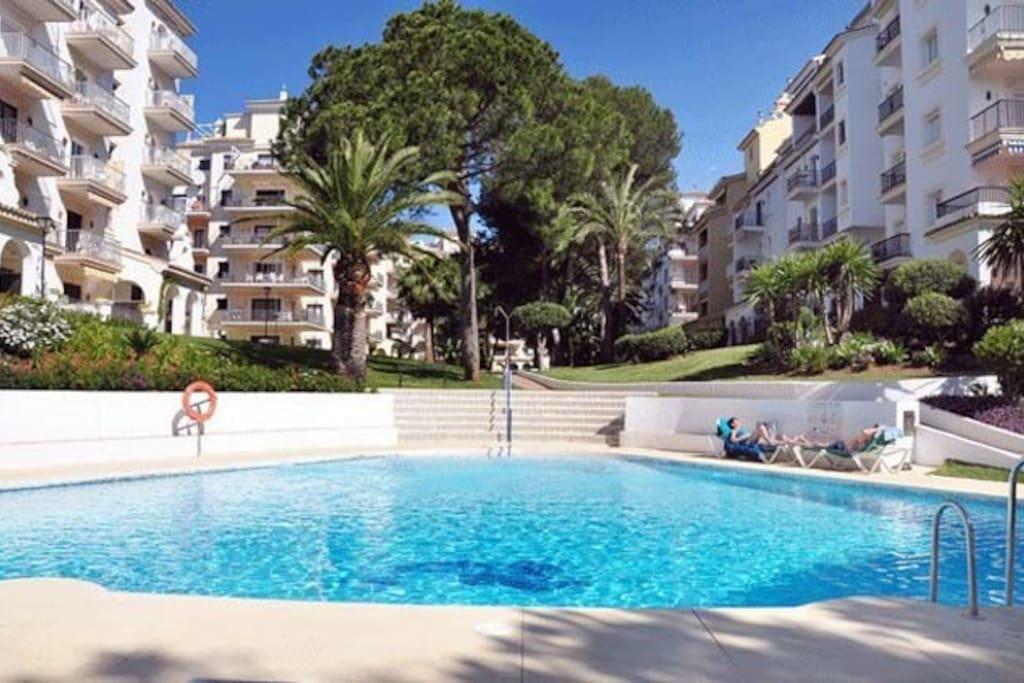 The Terrace Of Puerto Banus Beach Marbella Exterior photo